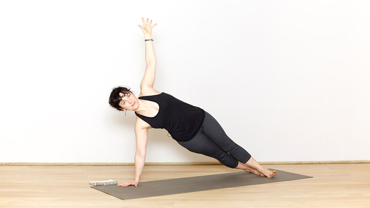 Suivre le cours de yoga en ligne Renforcer les épaules (suite) avec Valentine Peltier | Yoga Vinyasa